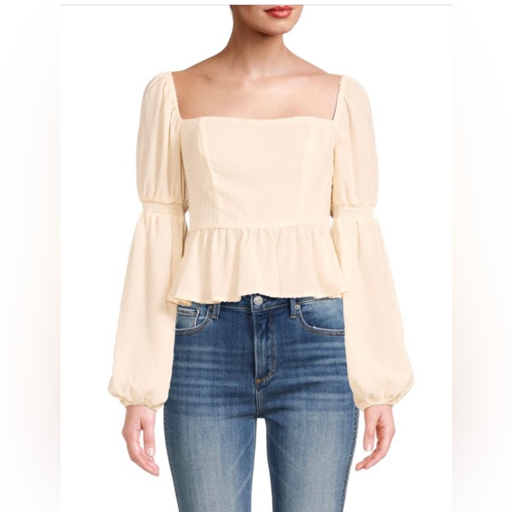 ASTR THE LABEL
Cinched Sleeve Cropped Blouse New Size Medium